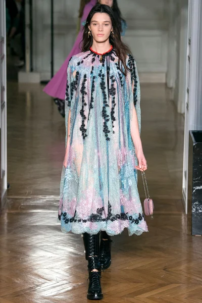 Look 32